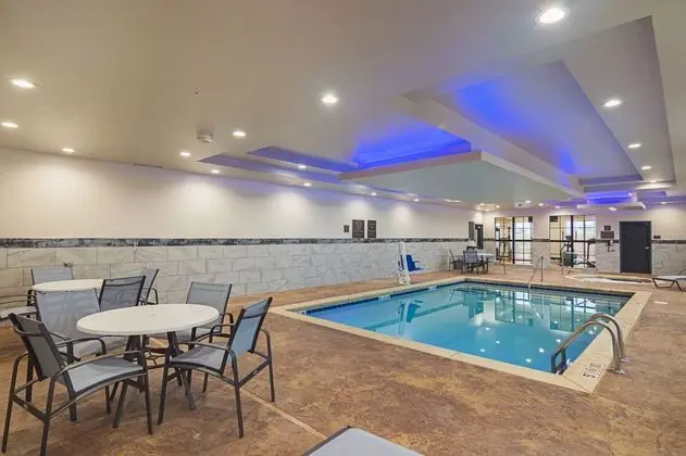 Comfort Inn & Suites Oklahoma City South I-35 - Havuz