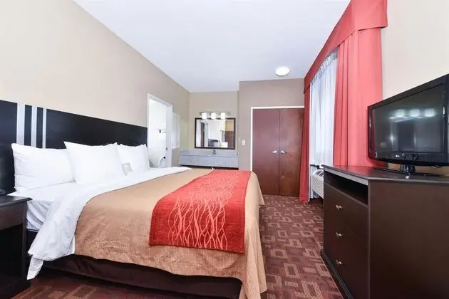 Comfort Inn & Suites Page at Lake Powell