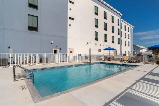 Comfort Inn & Suites Panama City Beach - Pier Park Area - Havuz