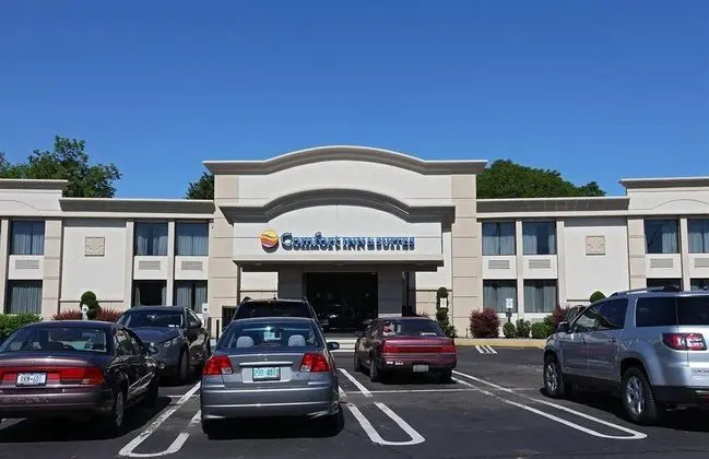 Comfort Inn & Suites Paramus Area