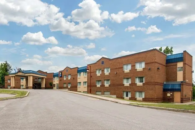 Comfort Inn & Suites Shawinigan - Dış Mekan