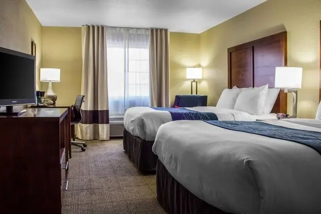 Comfort Inn & Suites At Talavi