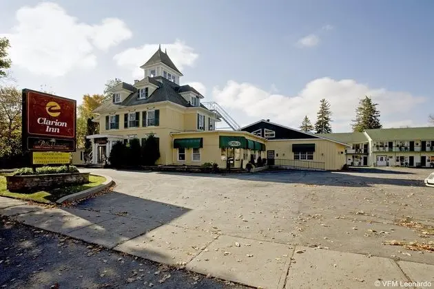 Comfort Inn&Suites Thousand Island Harbour Distric