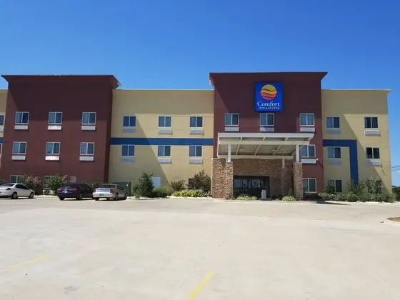 Comfort Inn & Suites Tulsa I-44 West - Rt 66 - Dış Mekan