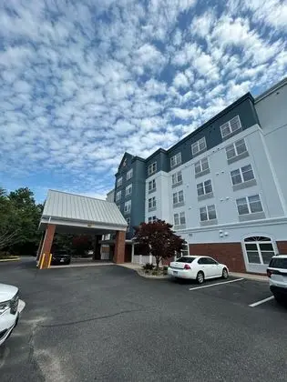 Comfort Inn & Suites Virginia Beach Norfolk Airpo - Dış Mekan