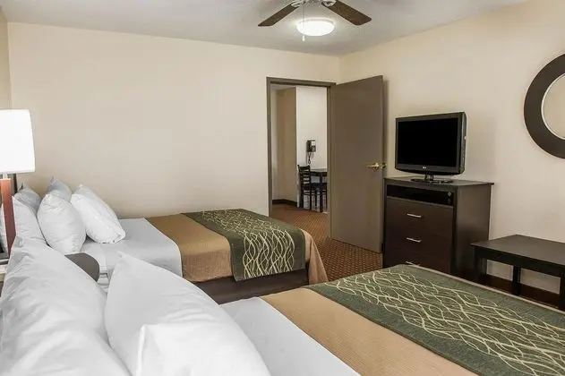 Comfort Inn & Suites Warsaw Area