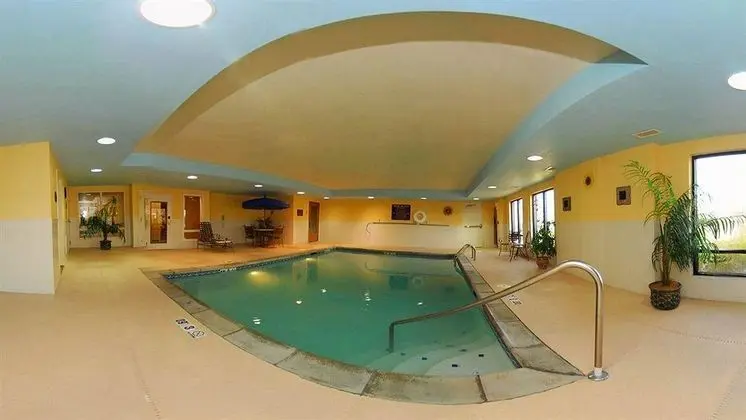 Comfort Inn & Suites West Chester