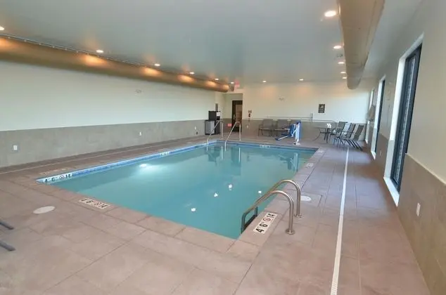 Comfort Inn & Suites West Des Moines - Havuz