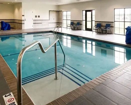 Comfort Inn & Suites West - Medical Center - Havuz