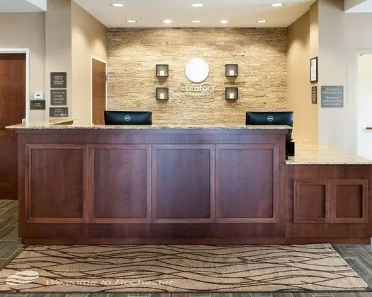Comfort Inn & Suites West - Medical Center - Lobi
