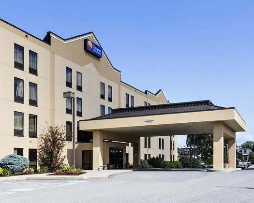 Comfort Inn & Suites York Area