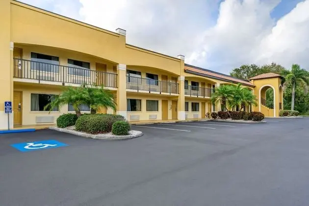 Comfort Inn (Sun City Center) - Dış Mekan
