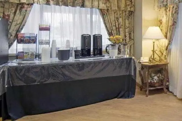 Comfort Inn Trois-Rivieres - Yeme / İçme