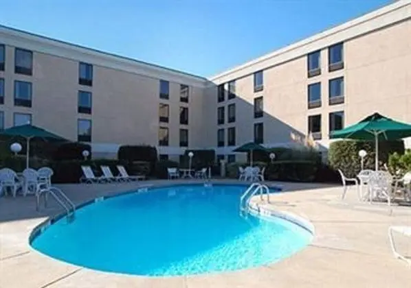 Comfort Inn University Durham - Havuz