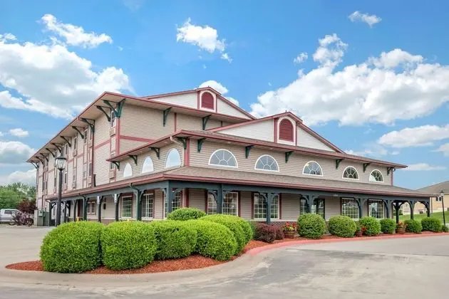 Comfort Inn Warrensburg Station - Dış Mekan