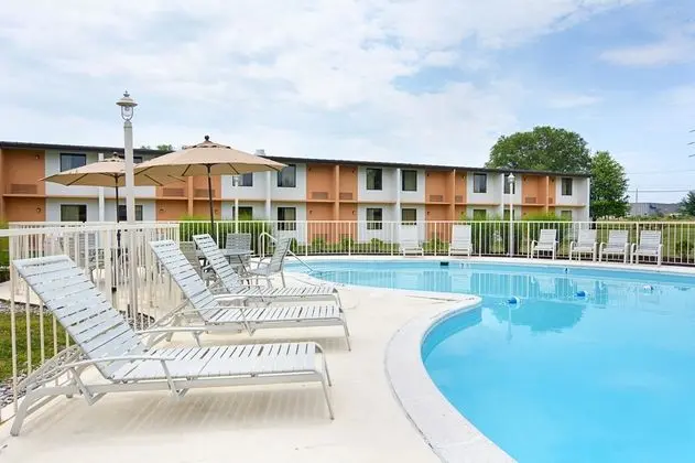 Comfort Inn Winchester Area - Havuz