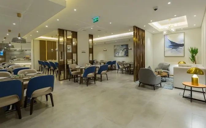 Comfort Hotel Jeddah King Road - Yerinde Yemek