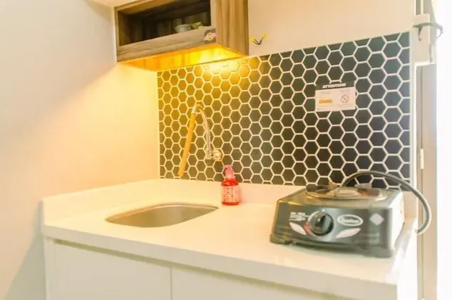 Comfort Living 1Br With Extra Room Apartment At Mt Haryono Residence - Mutfak