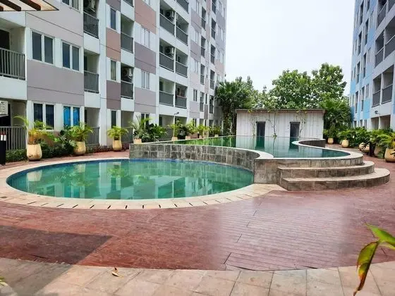 Comfort Living 1Br At Grand Sentraland Karawang Apartment - Havuz