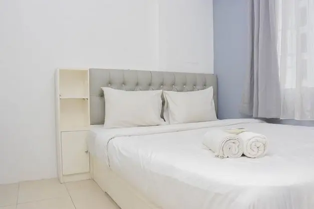 Comfort Living 2Br At Bassura City Apartment