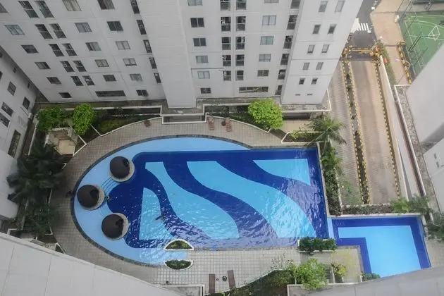 Comfort Living 2Br Room At Bassura City Apartment - Dış Mekan