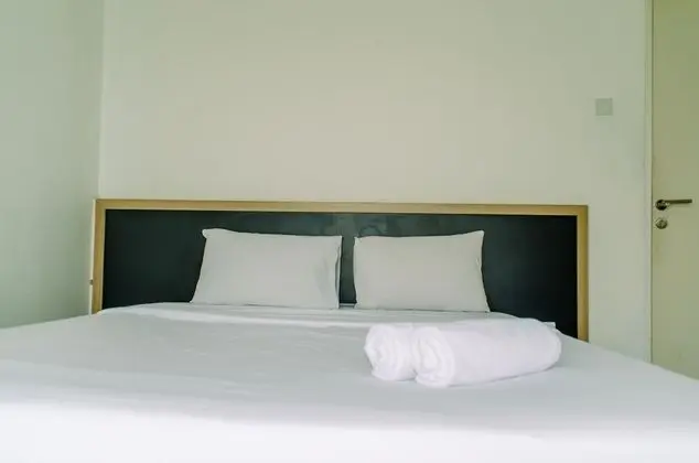 Comfort And Minimalist 2Br At Skylounge Tamansari Apartment
