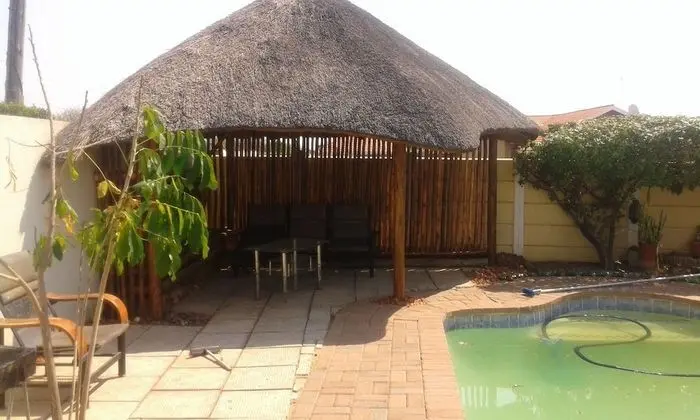 Comfort Palace Guest House Francistown - Havuz