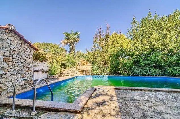 Comfort Pool Apartments