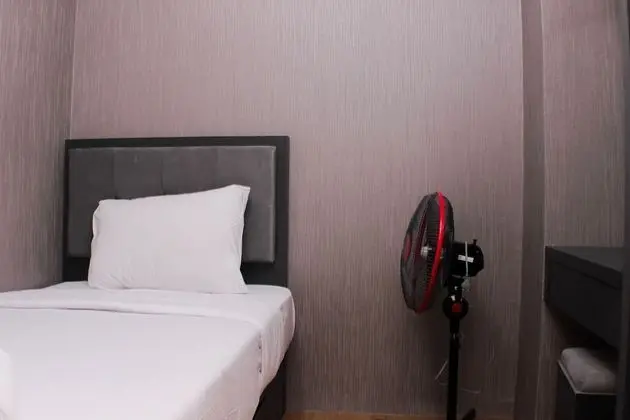 Comfort And Restful 2Br At Bassura City Apartment