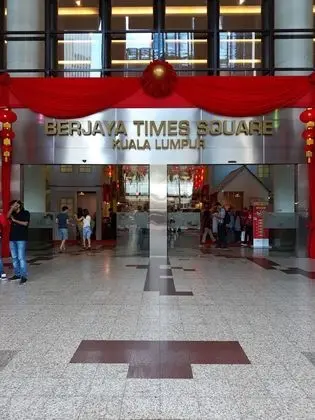 Comfort Service Apartment at Berjaya Times Square - Dış Mekan