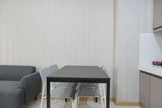Comfort And Simply 2Br At M-Town Residence Apartment - Oda Düzeni