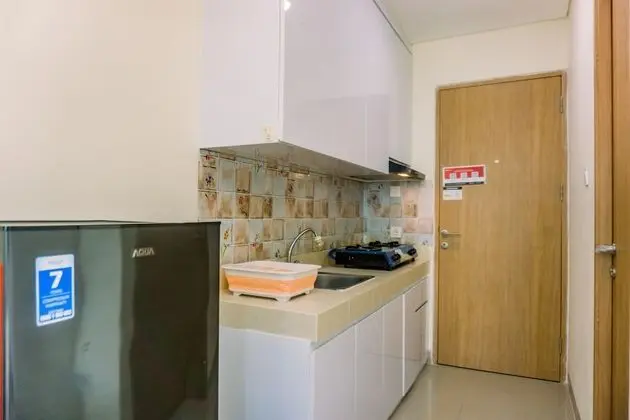 Comfort And Simply Look Studio Room Apartment At B Residence - Mutfak