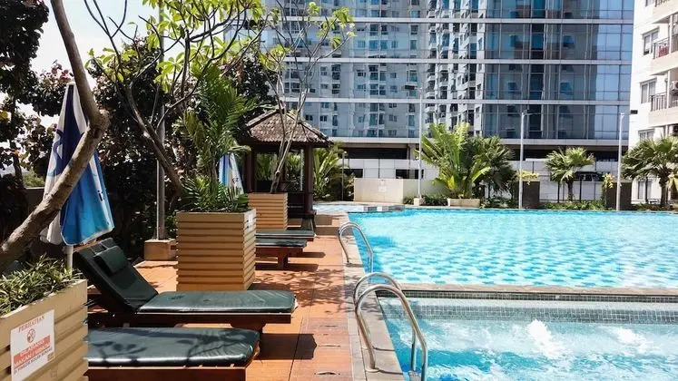 Comfort and Stylish Studio Signature Park Tebet Apartment - Havuz