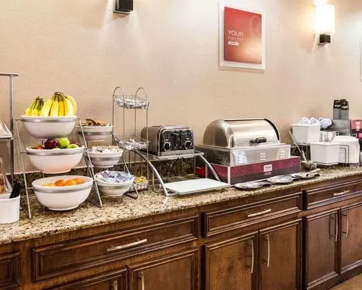 Comfort Suites Airport Area