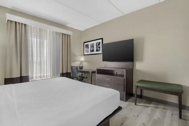 Comfort Suites Airport - Öne Çıkan Resim