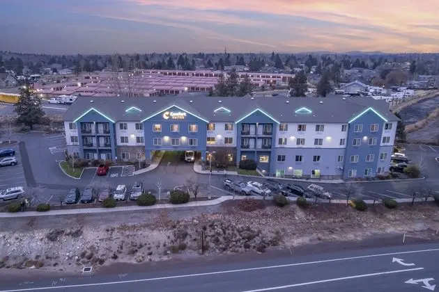 Comfort Suites Airport Redmond - Dış Mekan