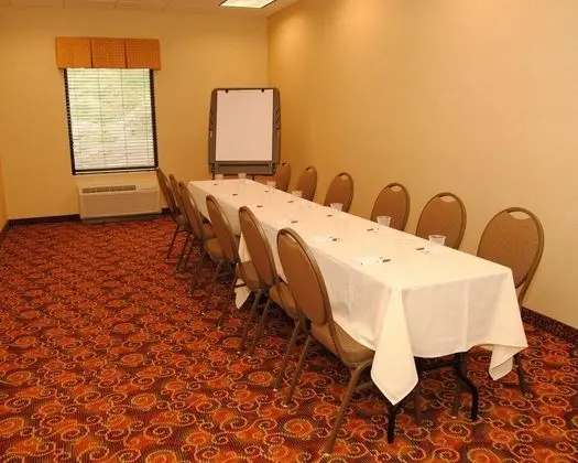 Comfort Suites Altoona Area