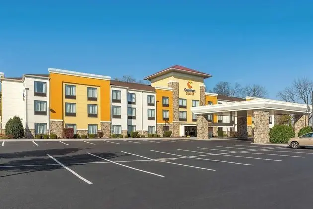 Comfort Suites Amish Country - Dış Mekan