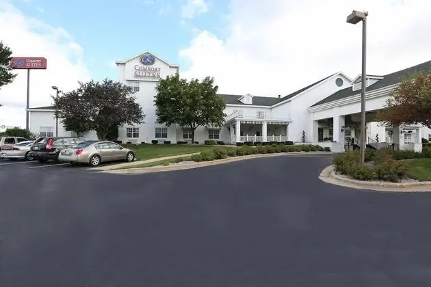 Comfort Suites Appleton Airport