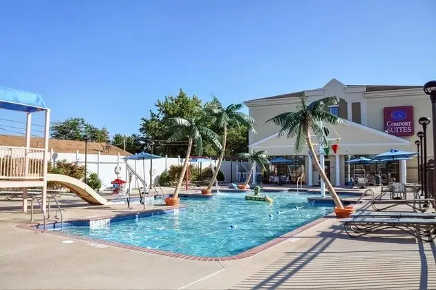 Comfort Suites Beach Area