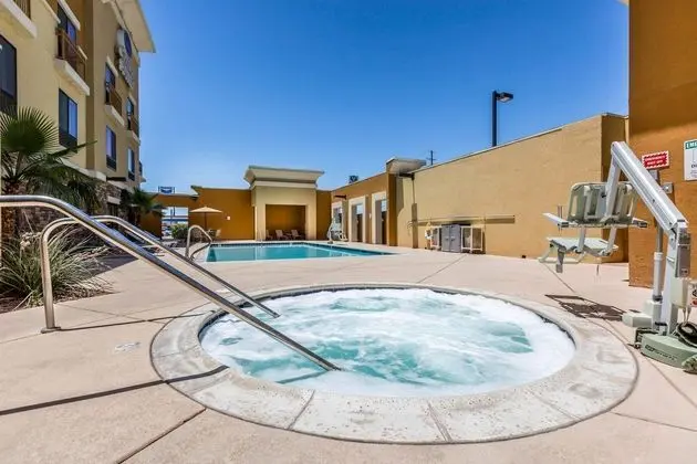 Comfort Suites Blythe - Genel