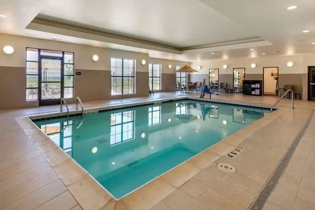Comfort Suites Broomfield-Boulder/Interlocken - Havuz