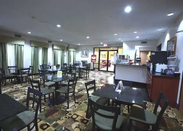 Comfort Suites (Burleson) - Yeme / İçme