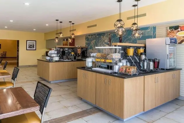 Comfort Suites