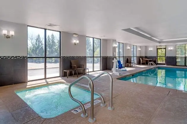 Comfort Suites Byron Warner Robins - Havuz
