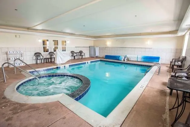 Comfort Suites Castle Rock Area - Havuz