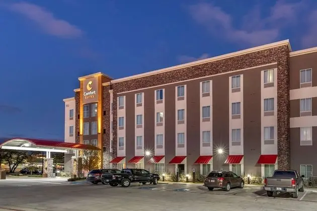 Comfort Suites