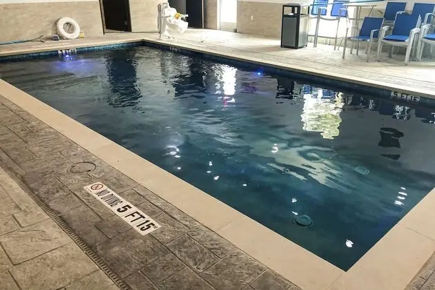 Comfort Suites - Havuz