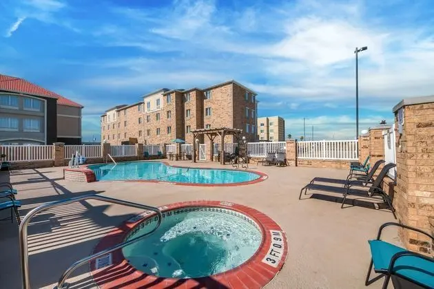 Comfort Suites Central - Havuz