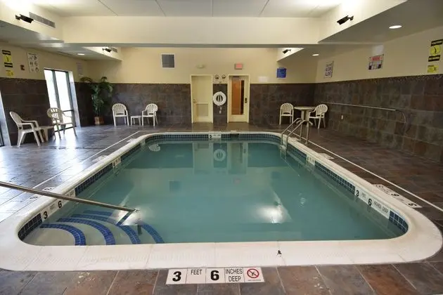 Comfort Suites Cicero - Syracuse North - Havuz